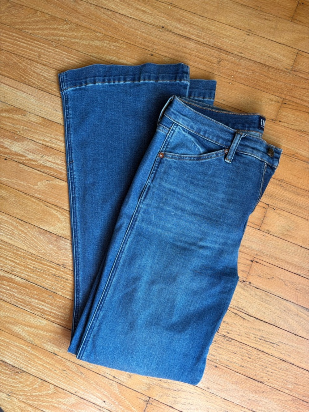 GAP Women's High Rise Flare Jeans